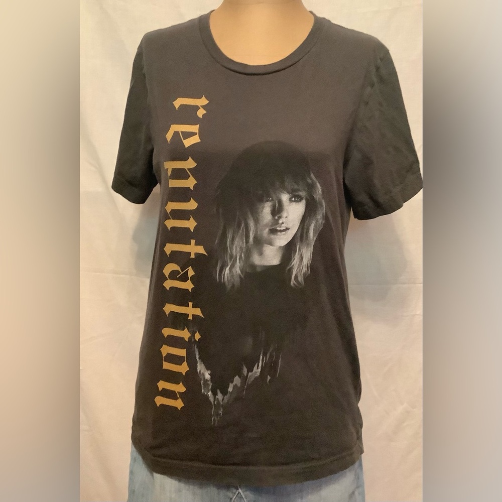 Women's Small Taylor Swift Reputation Stadium Tour Swiftie Tee